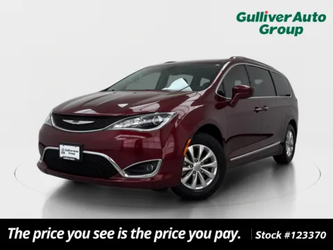 Red 2018 Chrysler Pacifica Touring L for sale in Plano, TX