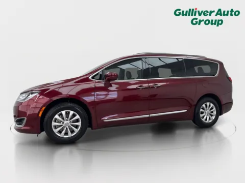 Photos of 2018 Chrysler Pacifica Touring L for sale in Plano, TX at Gulliver Auto Group