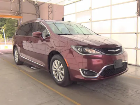 Another view of 2018 Chrysler Pacifica Touring L for sale in Plano, TX at Gulliver Auto Group