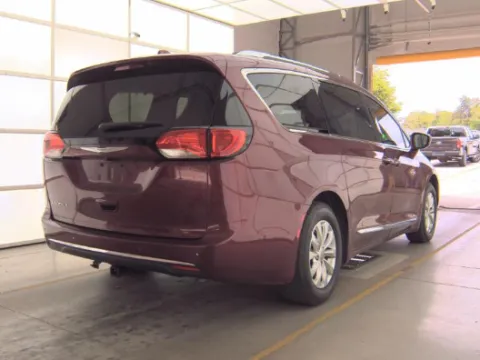 Photos of 2018 Chrysler Pacifica Touring L for sale in Plano, TX at Gulliver Auto Group