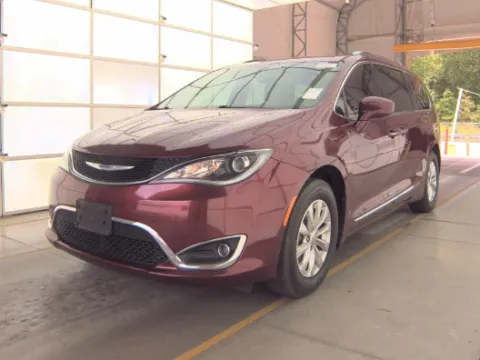 Red 2018 Chrysler Pacifica Touring L for sale in Plano, TX