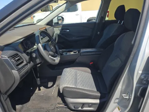 More photos of 2023 Nissan Rogue SV at Gulliver Auto Group, TX