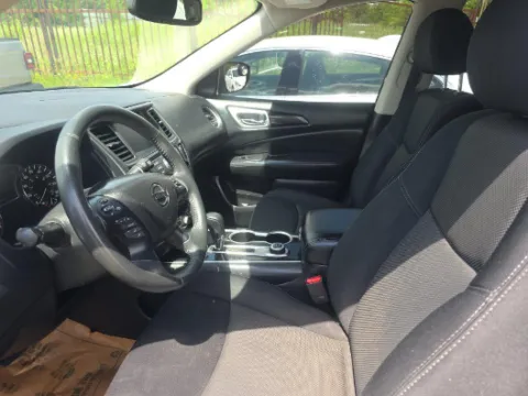 More photos of 2018 Nissan Pathfinder SV at Gulliver Auto Group, TX