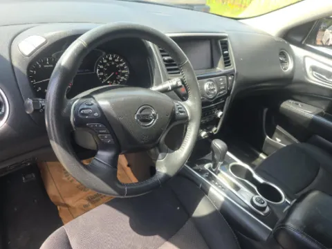 More photos of 2018 Nissan Pathfinder SV at Gulliver Auto Group, TX