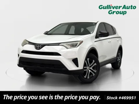 White 2018 Toyota RAV4 LE for sale in Plano, TX