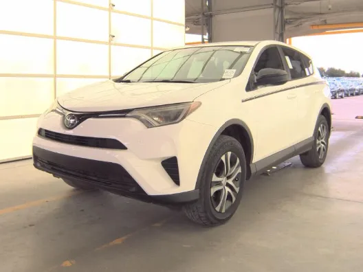 White 2018 Toyota RAV4 LE for sale in Plano, TX