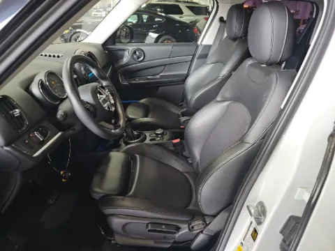 More photos of 2019 MINI Cooper S E Countryman at Gulliver Auto Group, TX