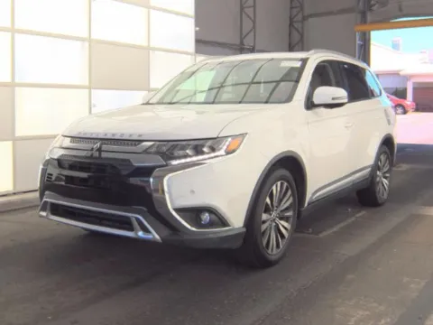 White 2019 Mitsubishi Outlander SE for sale in Plano, TX
