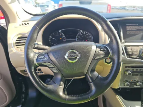 More photos of 2018 Nissan Pathfinder SL at Gulliver Auto Group, TX
