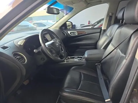 More photos of 2016 Nissan Pathfinder Platinum at Gulliver Auto Group, TX