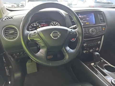 More photos of 2016 Nissan Pathfinder Platinum at Gulliver Auto Group, TX