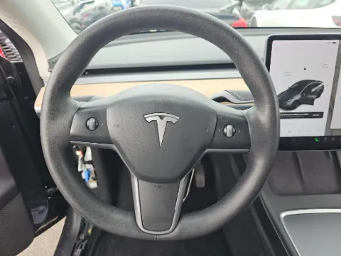 More photos of 2021 Tesla Model Y Long Range at Gulliver Auto Group, TX