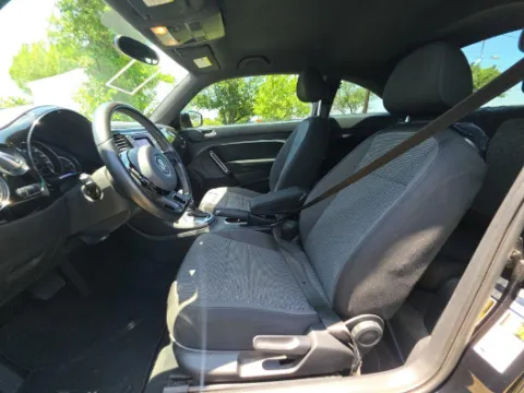 More photos of 2019 Volkswagen Beetle 2.0T S at Gulliver Auto Group, TX
