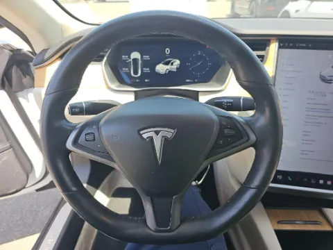 More photos of 2018 Tesla Model S 100D at Gulliver Auto Group, TX