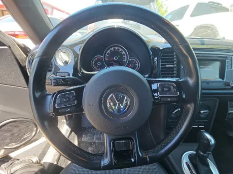 More photos of 2018 Volkswagen Beetle 2.0T S at Gulliver Auto Group, TX