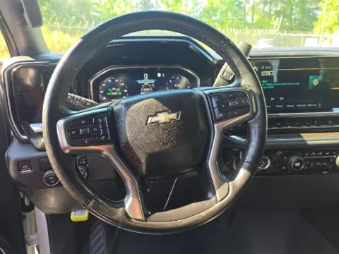 More photos of 2023 Chevrolet Silverado 1500 LT at Gulliver Auto Group, TX