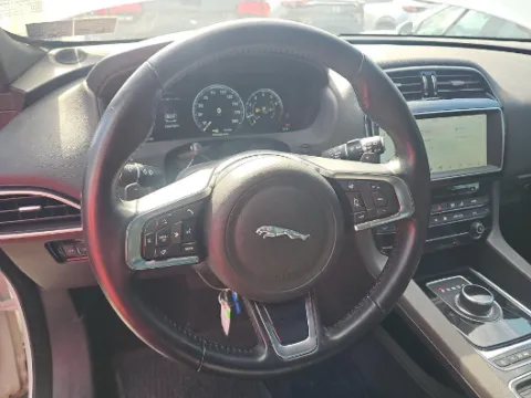 More photos of 2018 Jaguar F-PACE 25t Prestige at Gulliver Auto Group, TX