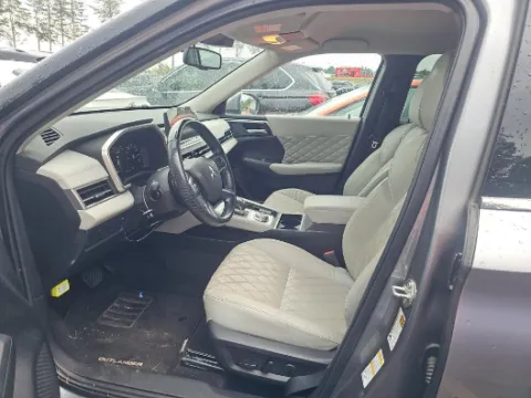 More photos of 2022 Mitsubishi Outlander SEL at Gulliver Auto Group, TX