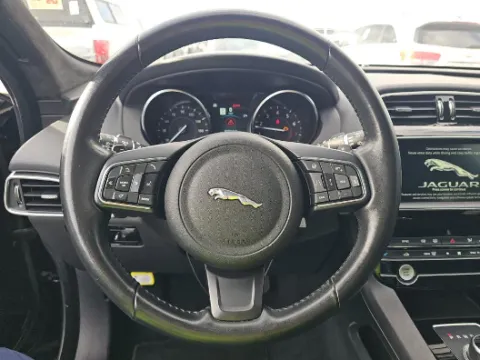 More photos of 2020 Jaguar F-PACE 25t Premium at Gulliver Auto Group, TX