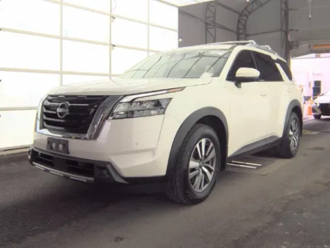 White 2022 Nissan Pathfinder SL for sale in Plano, TX