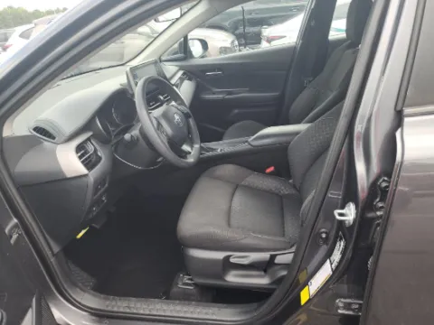 More photos of 2021 Toyota C-HR LE at Gulliver Auto Group, TX