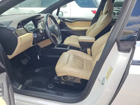 More photos of 2016 Tesla Model X 75D at Gulliver Auto Group, TX