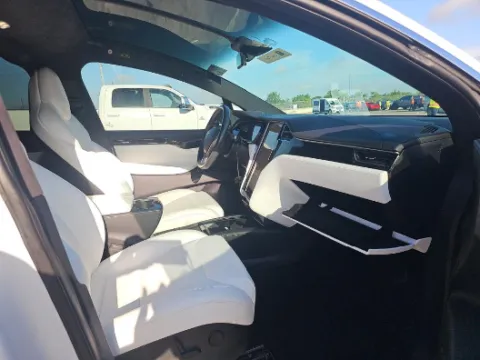 More photos of 2019 Tesla Model X Long Range at Gulliver Auto Group, TX