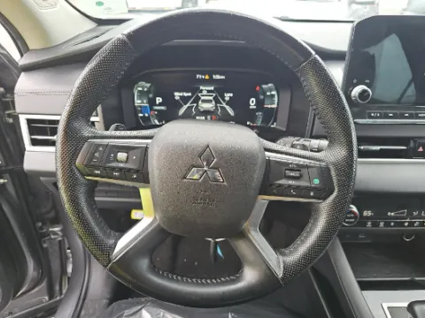 More photos of 2023 Mitsubishi Outlander SE Special Edition at Gulliver Auto Group, TX