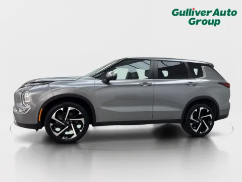 Photos of 2023 Mitsubishi Outlander SE Special Edition for sale in Plano, TX at Gulliver Auto Group