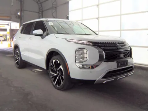 Another view of 2023 Mitsubishi Outlander SE Special Edition for sale in Plano, TX at Gulliver Auto Group