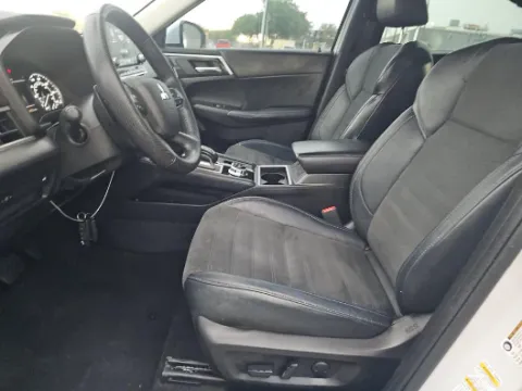More photos of 2023 Mitsubishi Outlander SE Special Edition at Gulliver Auto Group, TX