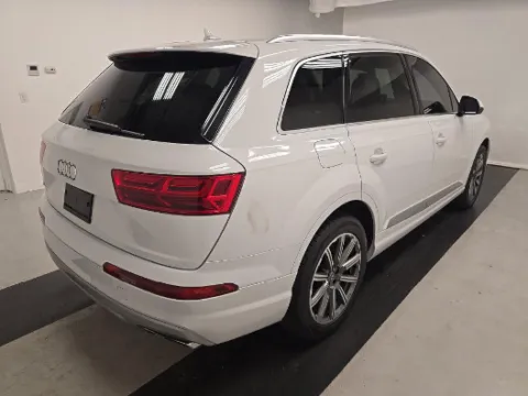 Photos of 2019 Audi Q7 45 Premium Plus for sale in Plano, TX at Gulliver Auto Group