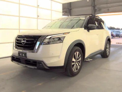 White 2023 Nissan Pathfinder SL for sale in Plano, TX