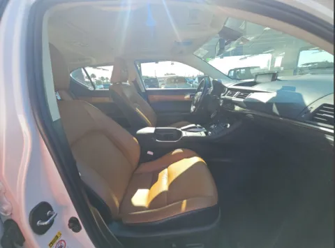More photos of 2014 Lexus CT 200h at Gulliver Auto Group, TX