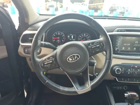 More photos of 2018 Kia Sorento LX at Gulliver Auto Group, TX