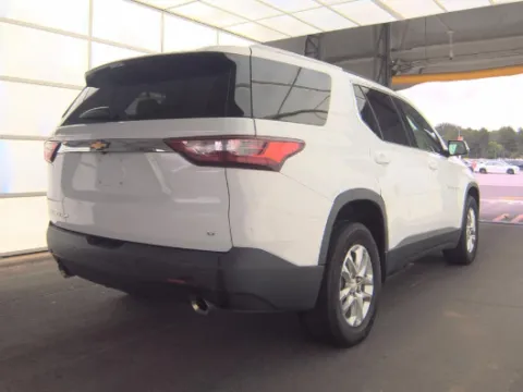 Photos of 2018 Chevrolet Traverse LT for sale in Plano, TX at Gulliver Auto Group