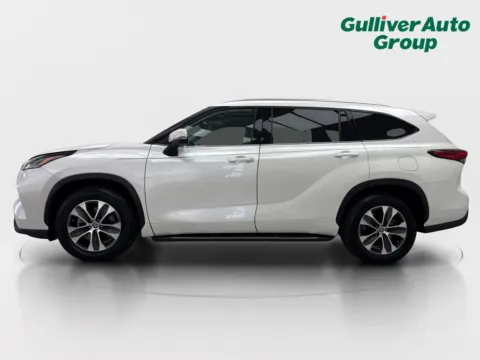 More photos of 2021 Toyota Highlander XLE at Gulliver Auto Group, TX