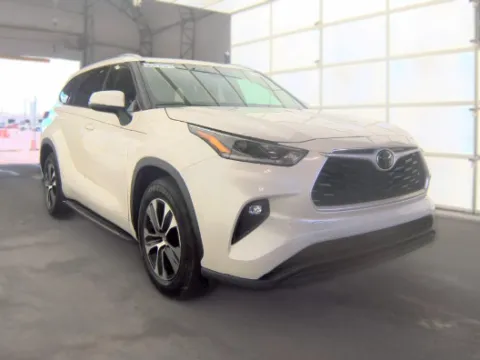Another view of 2021 Toyota Highlander XLE for sale in Plano, TX at Gulliver Auto Group