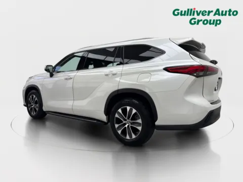 More photos of 2021 Toyota Highlander XLE at Gulliver Auto Group, TX