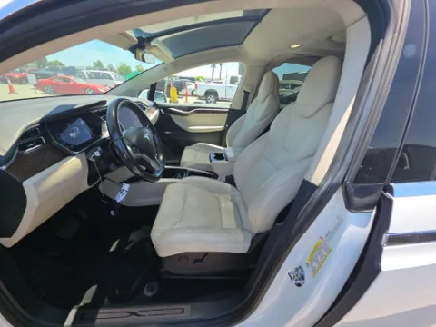 More photos of 2018 Tesla Model X 100D at Gulliver Auto Group, TX