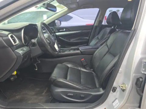 More photos of 2016 Nissan Maxima 3.5 SV at Gulliver Auto Group, TX