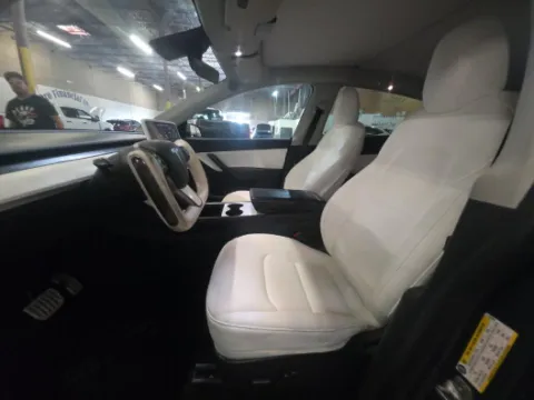 More photos of 2022 Tesla Model Y Performance at Gulliver Auto Group, TX