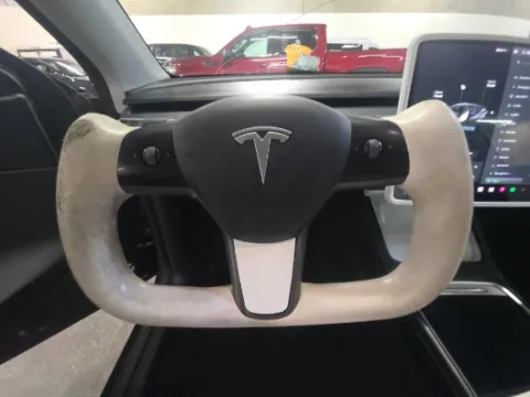 More photos of 2022 Tesla Model Y Performance at Gulliver Auto Group, TX