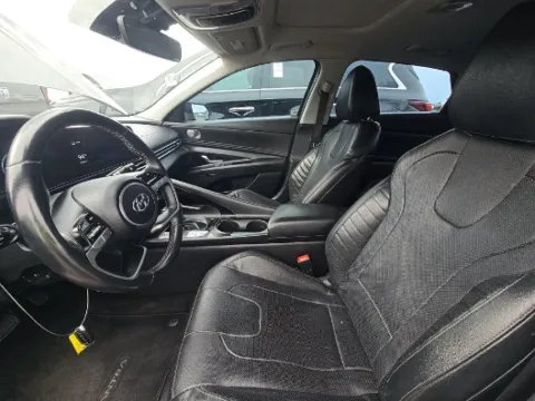 More photos of 2022 Hyundai Elantra Limited at Gulliver Auto Group, TX