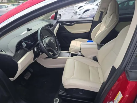 More photos of 2018 Tesla Model X 100D at Gulliver Auto Group, TX