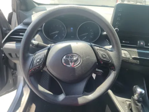 More photos of 2019 Toyota C-HR LE at Gulliver Auto Group, TX
