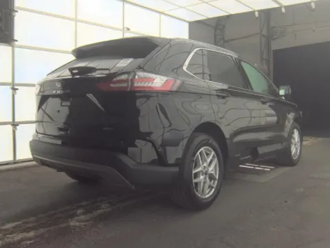 Photos of 2022 Ford Edge SEL for sale in Plano, TX at Gulliver Auto Group