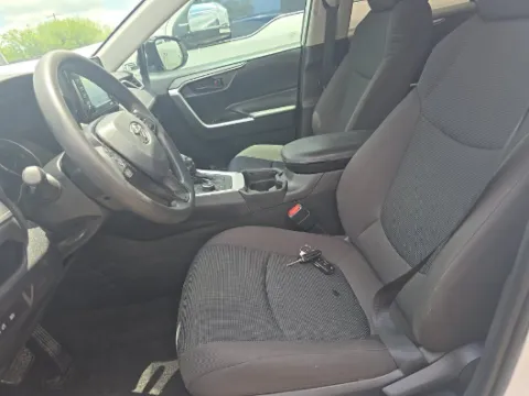 More photos of 2021 Toyota RAV4 Hybrid LE at Gulliver Auto Group, TX
