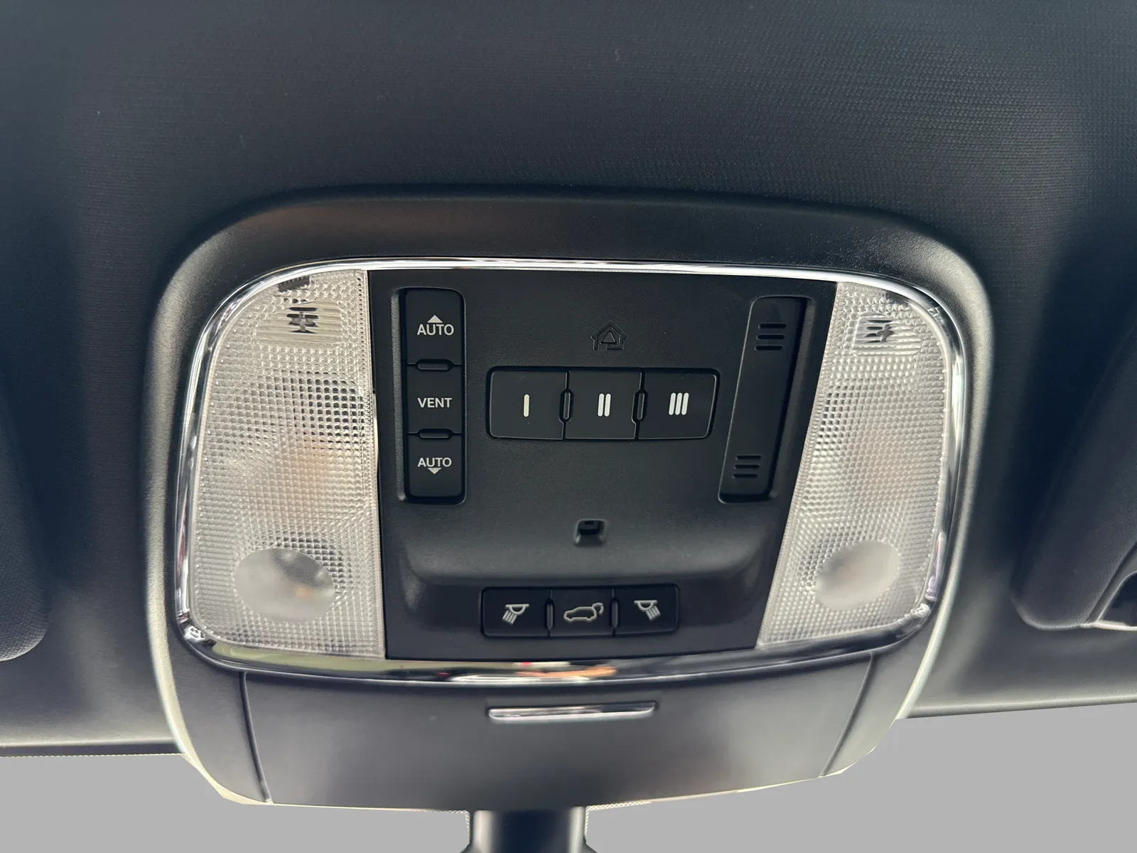 2018 Jeep Grand Cherokee Limited Sterling Edition - Photo 33