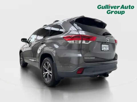 More photos of 2017 Toyota Highlander LE Plus at Gulliver Auto Group, TX